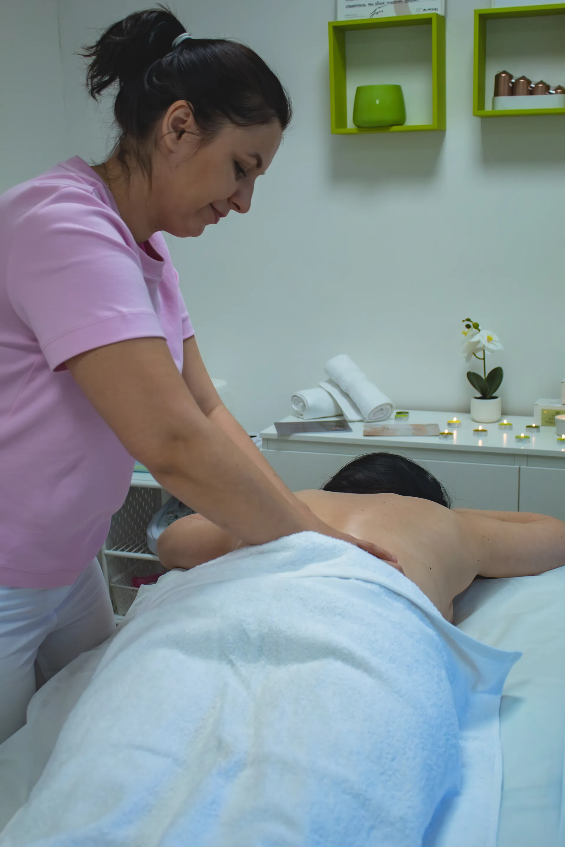 portfolio_page.portfolio_titles.project_massage - Фотограф Александра Бондаренко - Портфолио - /98_client_files/project_massage/0006.webp