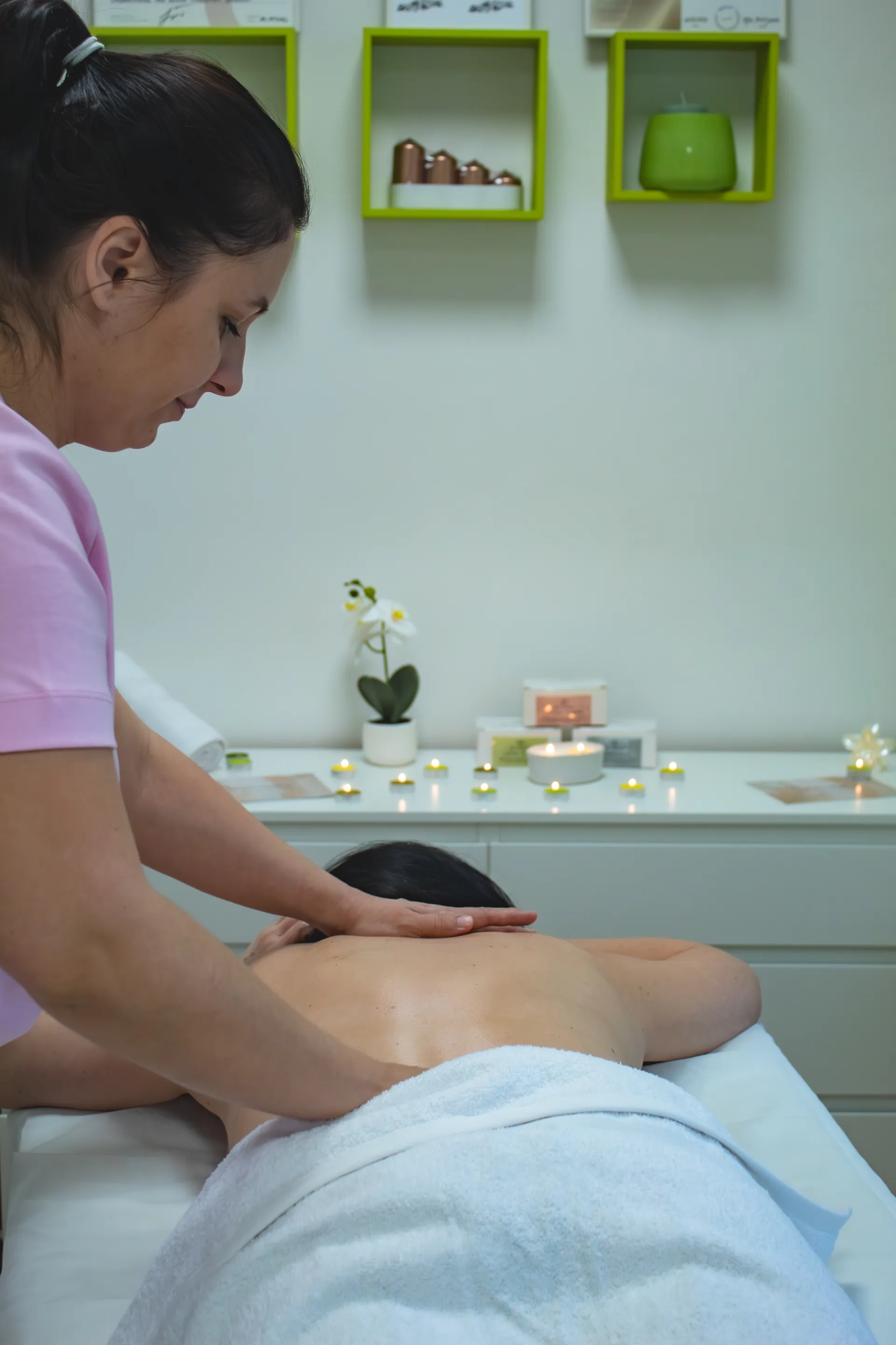 portfolio_page.portfolio_titles.project_massage - Фотограф Александра Бондаренко - Портфолио - /98_client_files/project_massage/0009.webp